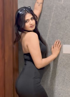 Arushi - puta in Dubai Photo 2 of 8