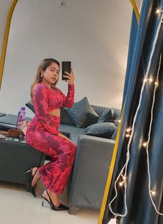 Arushi - escort in Kochi Photo 4 of 9