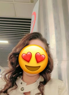 Arushi Sharma Independent Girl - puta in New Delhi Photo 7 of 8