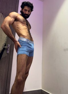 Arvind Baldiya - Male companion in Mumbai Photo 1 of 25