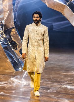 Arvind Baldiya - Male companion in Mumbai Photo 8 of 25