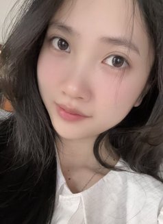 Arwen - escort in Mumbai Photo 2 of 4