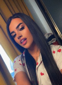 Arya - Transsexual escort in Baku Photo 6 of 8