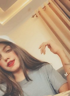 Arya - puta in Dubai Photo 1 of 2