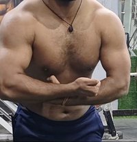 Arya - Acompañantes masculino in New Delhi