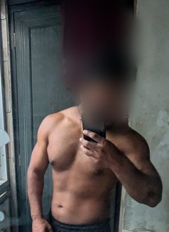 Arya - Acompañantes masculino in New Delhi Photo 1 of 6