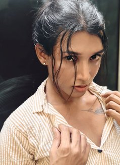 Arya Ss - Transsexual escort in Kolkata Photo 3 of 8