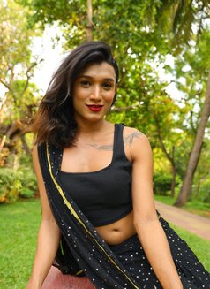 Arya Ss - Transsexual escort in Kolkata Photo 5 of 8