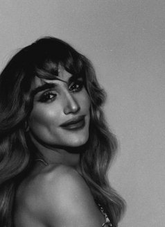 Arya - Transsexual escort in İstanbul Photo 4 of 7