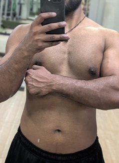 Arya - Male escort in New Delhi Photo 2 of 4