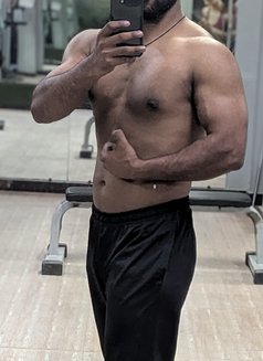 Arya - Male escort in New Delhi Photo 3 of 4