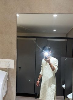 Aryan Arora - Male escort in Mumbai Photo 2 of 2