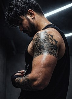 Aryan D - Male escort in Kolkata Photo 1 of 5