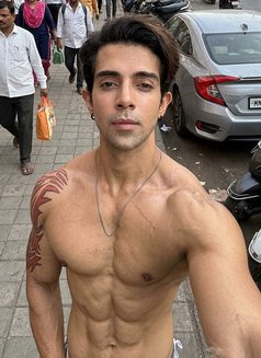 Aryan - Acompañantes masculino in Mumbai Photo 1 of 6