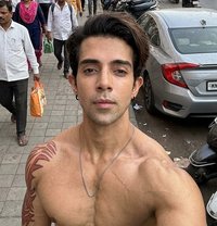 Aryan - Male escort in Mumbai