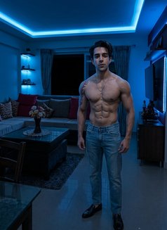 Aryan - Acompañantes masculino in Mumbai Photo 4 of 6