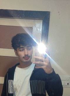Aryan - Male escort in Mumbai Photo 1 of 5