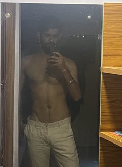 Aryan - Male escort in New Delhi Photo 1 of 6
