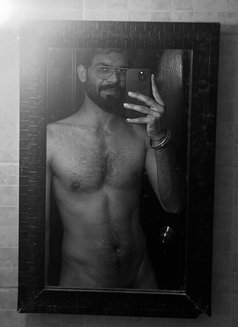 Aryan - Male escort in New Delhi Photo 4 of 6
