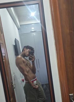 Aryan - Male escort in Noida Photo 5 of 6