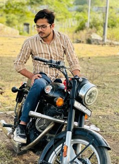 Aryan - Male escort in Pune Photo 3 of 3