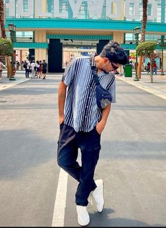 Aryan Jain - Male escort in Mumbai Photo 1 of 2