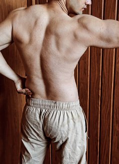 Aryan Khanna - Male escort in Mumbai Photo 1 of 4