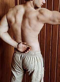 Aryan Khanna - Male escort in Mumbai Photo 4 of 4