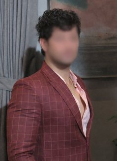 Aryan Khanna - Male escort in Mumbai Photo 2 of 10
