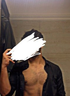 Aryan New Lightskin Boy - Acompañante masculino in Nairobi Photo 1 of 6