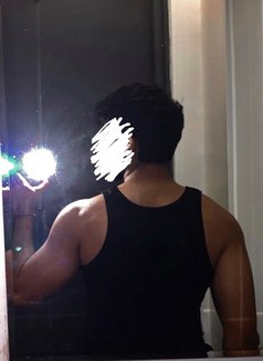 Aryan New Lightskin Boy - Acompañante masculino in Nairobi Photo 3 of 6