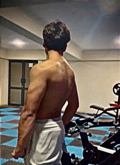 Aryan New White Escort - Male companion in Nairobi Photo 2 of 10