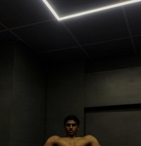 ARYAN PATEL - Acompañantes masculino in Surat