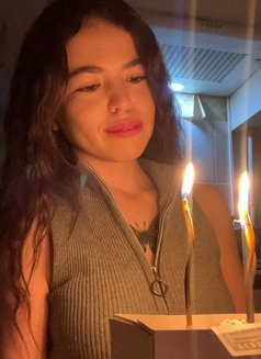 Aryna - escort in Hong Kong Photo 6 of 9