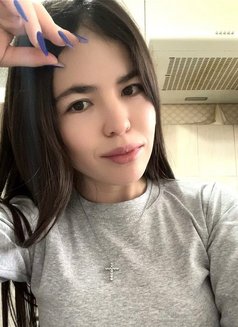 Aryna - escort in Hong Kong Photo 8 of 9