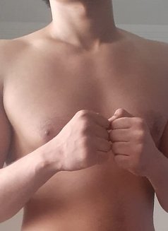 Arzill - Male escort in Dubai Photo 1 of 5