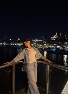 Arzu - Transsexual escort in İstanbul Photo 5 of 6