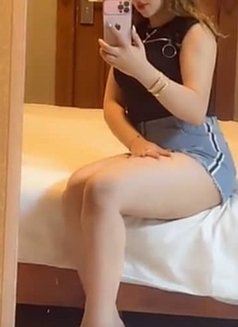 Asal - masseuse in Muscat Photo 2 of 3