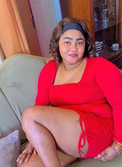 Asanwa - escort in Kuwait Photo 1 of 2