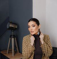 Asem - puta in Adelaide