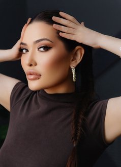 Asem - escort in Bordeaux Photo 1 of 6