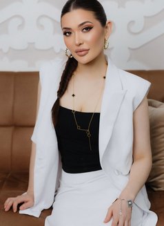 Asem - escort in Cologne Photo 3 of 7