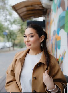 Asem - escort in Düsseldorf Photo 5 of 6