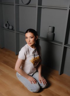 Asem - escort in Düsseldorf Photo 6 of 6