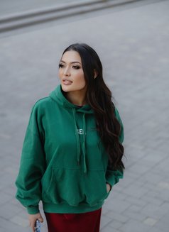 Asem - escort in Geneva Photo 2 of 4