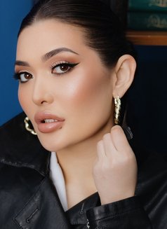 Asem - puta in Hamburg Photo 3 of 5