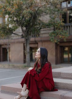 Asem - puta in Maidstone Photo 1 of 6