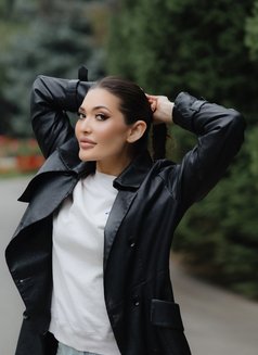 Asem - puta in Rotterdam Photo 2 of 5