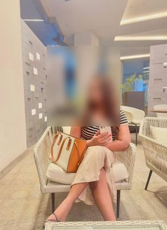 Asenni Fernando - escort in Colombo Photo 1 of 3