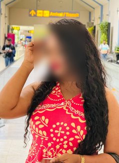 Asenni Fernando - escort in Colombo Photo 2 of 3